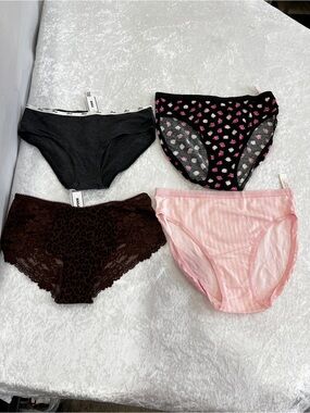 Victoria's Secret & Pink Lot Of Four Underwear Panties Brief Size Medium Lace